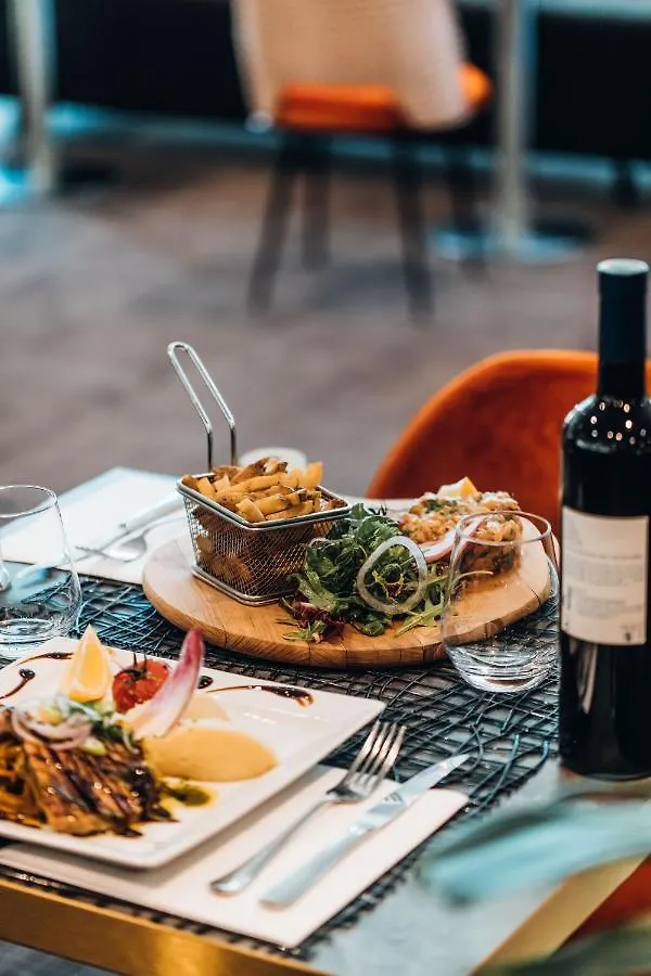 Hotel Mercure Aix-En-Provence La Duranne Gare Tgv