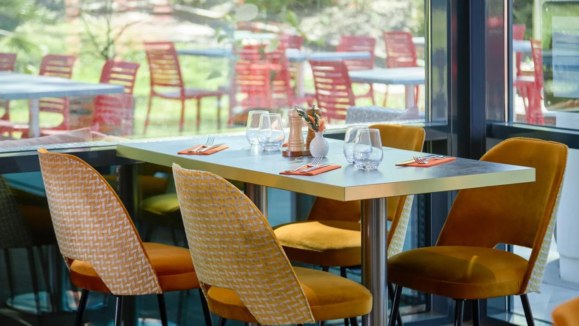 Hotel Mercure Aix-En-Provence La Duranne Gare Tgv
