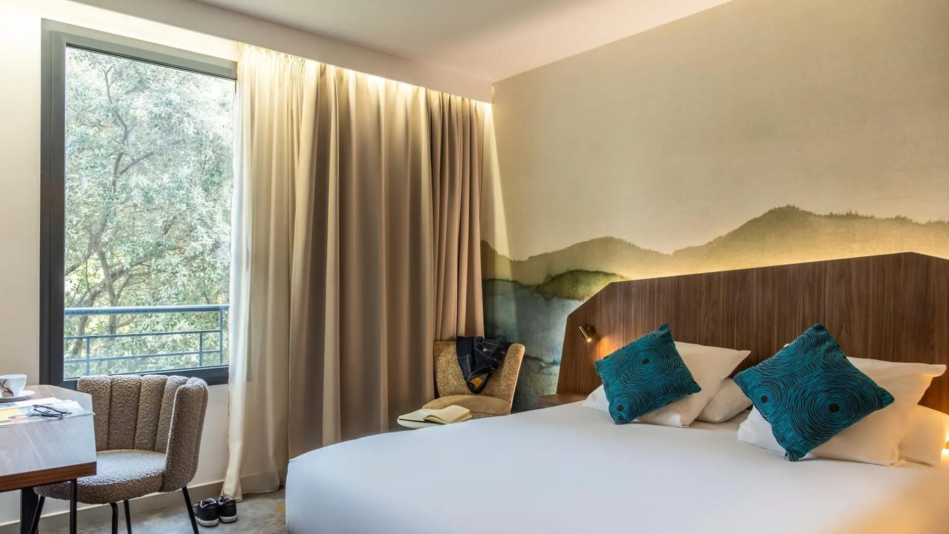 Hotel Mercure Aix-En-Provence La Duranne Gare Tgv